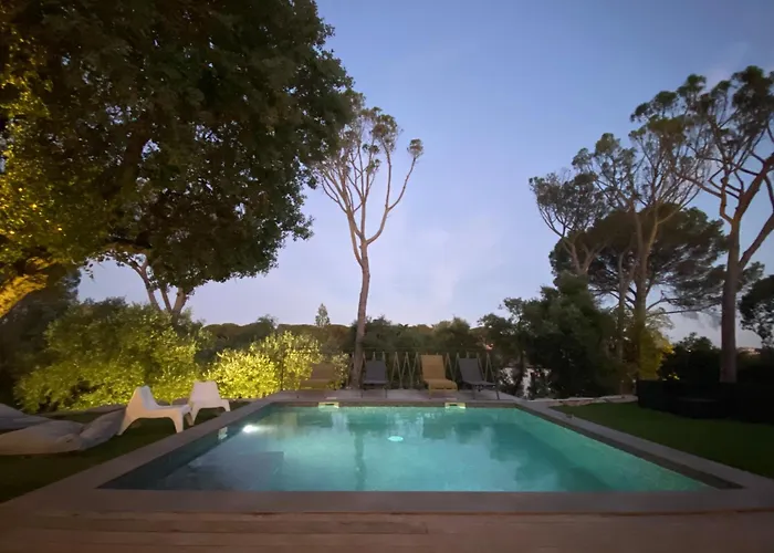 Au Grand Chene * Сен-Рафаэль